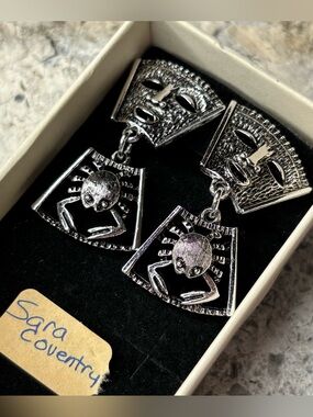 Vintage Sarah Coventry Zodiac Crab Clip On Earrings